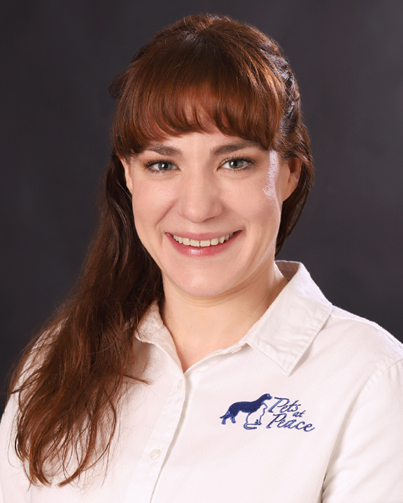 Kiersten Deuel : Pet Care Coordinator